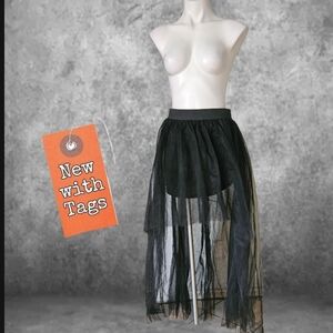 NWT/ HAOYIHUI Swallowtail Irregular Mesh Short Front Tutu Skirt